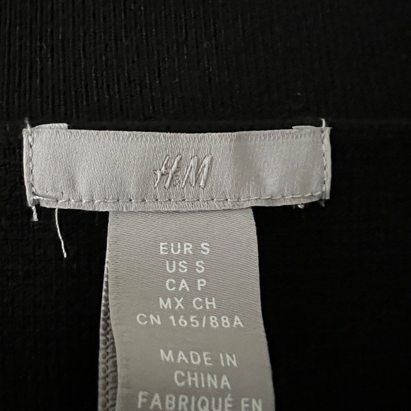 H&M black sweater - Picture 8 of 9